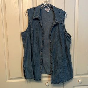 Avenue denim sleeveless Button down shirt